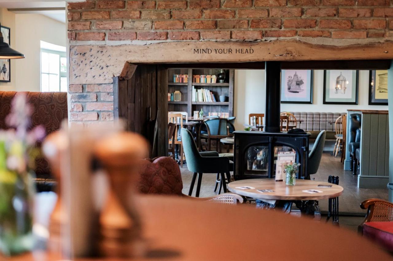 The Bower Inn Бриджвота Экстерьер фото The interior of the restaurant